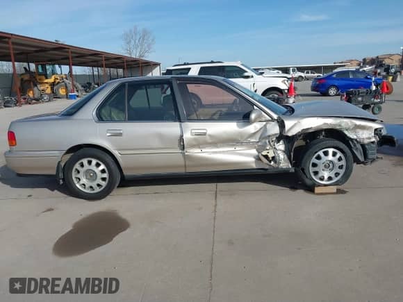 1993 Honda Accord с VIN JHMCB7688PC032439, выставлен на аукционе IAAI как лот 41813812 с пробегом 237 579 миль миль и . История ставок и продаж доступна на DreamBid. Изображение 14.