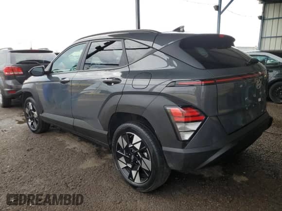 2025 Hyundai Kona SEL с VIN KM8HBCAB4SU216889, выставлен на аукционе Copart как лот 86153605 с пробегом 30 014 миль миль и Чистый • Clean title. История ставок и продаж доступна на DreamBid. Изображение 2.