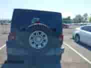 2007 Jeep Wrangler Unlimited Sahara с VIN 1J4GA59157L198095, выставлен на аукционе IAAI как лот 43011519 с пробегом 198 022 миль миль и . История ставок и продаж доступна на DreamBid. Изображение 16.