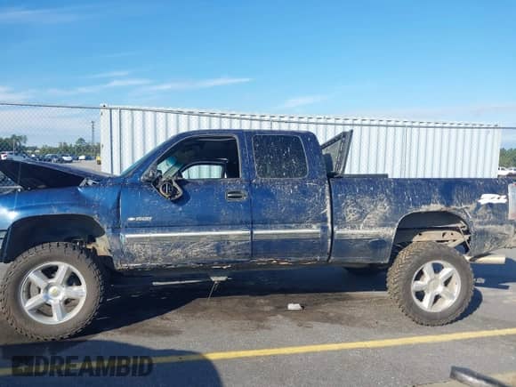 2001 Chevrolet Silverado 1500 LS с VIN 1GCEK19T41E167209, выставлен на аукционе IAAI как лот 43402917 с пробегом 333 816 миль миль и . История ставок и продаж доступна на DreamBid. Изображение 15.