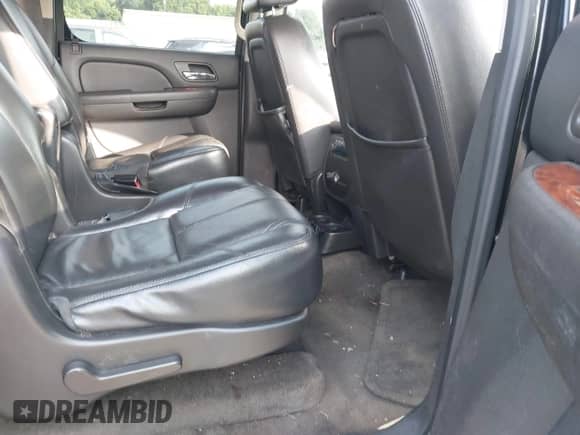 2008 Chevrolet Suburban LTZ with VIN 1GNFK16378R122767, listed as a IAAI auction lot 42689521 with 284,712 mi miles and . Bid and sale history available at DreamBid. Image 8.
