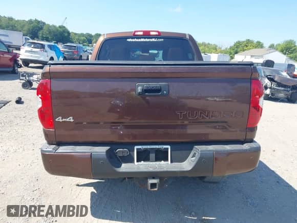 2015 Toyota Tundra Platinum с VIN 5TFAY5F15FX441259, выставлен на аукционе IAAI как лот 43162043 с пробегом 145 976 миль миль и . История ставок и продаж доступна на DreamBid. Изображение 16.
