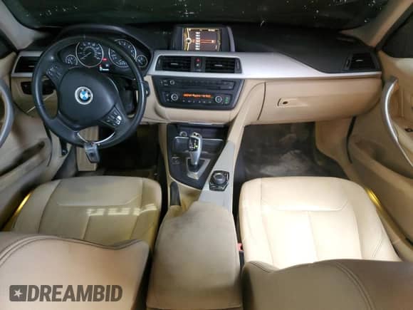 2012 BMW 3 Series 328i с VIN WBA3A5G53CNP15528, выставлен на аукционе Copart как лот 61788645 с пробегом 148 278 миль миль и Списание • Salvage title. История ставок и продаж доступна на DreamBid. Изображение 8.