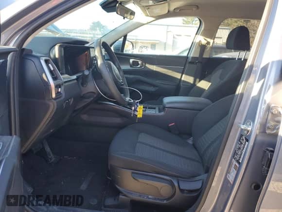 2023 Kia Sorento LX with VIN 5XYRGDLC7PG243972, listed as a Copart auction lot 87678235 with 18,685 mi miles and Salvage title. Bid and sale history available at DreamBid. Image 7.