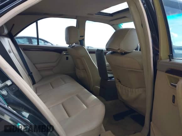 1996 Mercedes-Benz C z VIN WDBHA28E4TF380228, wystawiony jako IAAI lot #43375250 z przebiegiem 160 466 mil mil oraz . Historia ofert i sprzedaży dostępna na DreamBid. Obrazek 8.