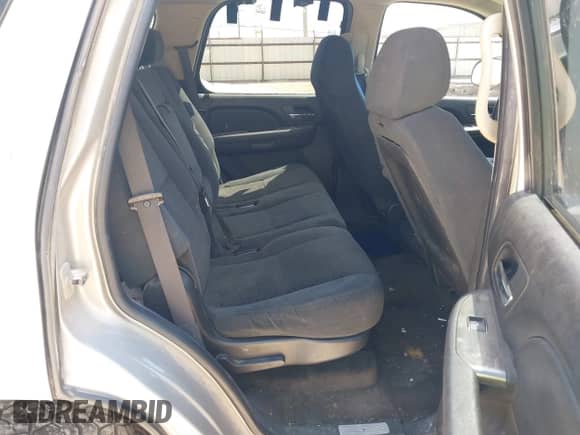 2007 Chevrolet Tahoe LS with VIN 1GNFC13C97R323828, listed as a IAAI auction lot 42863719 with 290,710 mi miles and . Bid and sale history available at DreamBid. Image 8.