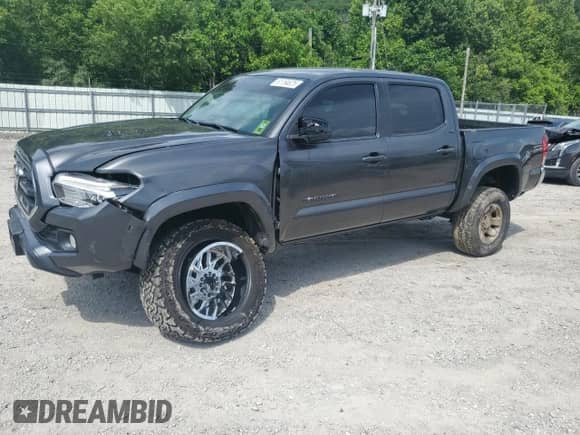 2017 Toyota Tacoma SR5 с VIN 3TMCZ5AN3HM081109, выставлен на аукционе Copart как лот 61154625 с пробегом 59 552 миль миль и Списание • Salvage title. История ставок и продаж доступна на DreamBid. Изображение 1.