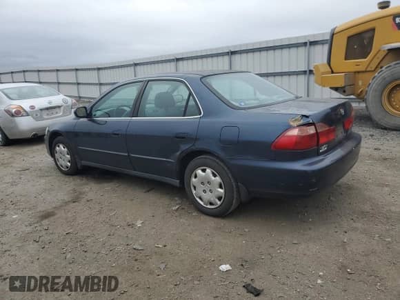 2000 Honda Accord LX z VIN 1HGCG665XYA113847, wystawiony jako Copart lot #90646375 z przebiegiem 185 758 mil mil oraz Czysty tytuł • Clean title. Historia ofert i sprzedaży dostępna na DreamBid. Obrazek 2.