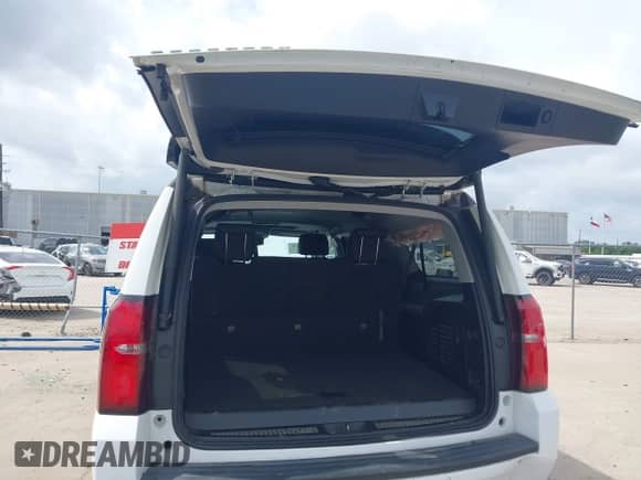 2020 Chevrolet Suburban LT with VIN 1GNSKHKC5LR273483, listed as a IAAI auction lot 42113738 with 122,806 mi miles and . Bid and sale history available at DreamBid. Image 18.