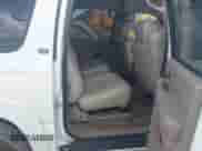 2005 Chevrolet Suburban Z71 z VIN 3GNFK16Z75G132845, wystawiony jako IAAI lot #42895816 z przebiegiem 150 473 mil mil oraz . Historia ofert i sprzedaży dostępna na DreamBid. Obrazek 8.