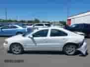 2005 Volvo S60 с VIN YV1RS592452432485, выставлен на аукционе IAAI как лот 42663011 с пробегом 177 739 миль миль и . История ставок и продаж доступна на DreamBid. Изображение 14.