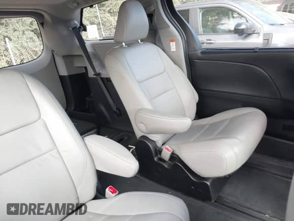 2015 Toyota Sienna Limited с VIN 5TDDK3DC2FS102097, выставлен на аукционе IAAI как лот 43407226 с пробегом 180 467 миль миль и . История ставок и продаж доступна на DreamBid. Изображение 8.