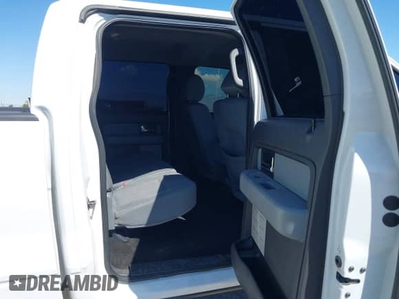 2013 Ford F-150 XLT с VIN 1FTFW1EF8DFC13650, выставлен на аукционе IAAI как лот 43293444 с пробегом 222 071 миль миль и . История ставок и продаж доступна на DreamBid. Изображение 8.