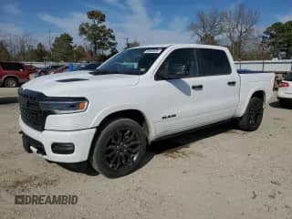 2025 Ram 1500 Limited z VIN 1C6SRFHPXSN607197, wystawiony jako Copart lot #50840935 z przebiegiem 4 756 mil mil oraz Szkoda całkowita • Salvage title. Historia ofert i sprzedaży dostępna na DreamBid. Obrazek 1.