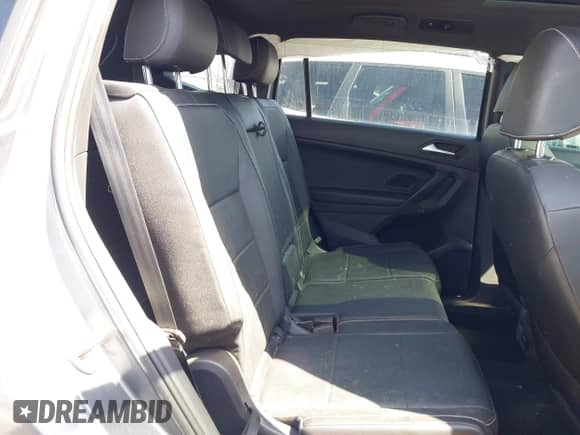 2021 Volkswagen Tiguan SE с VIN 3VV3B7AX9MM020165, выставлен на аукционе IAAI как лот 42062227 с пробегом 64 956 миль миль и . История ставок и продаж доступна на DreamBid. Изображение 8.