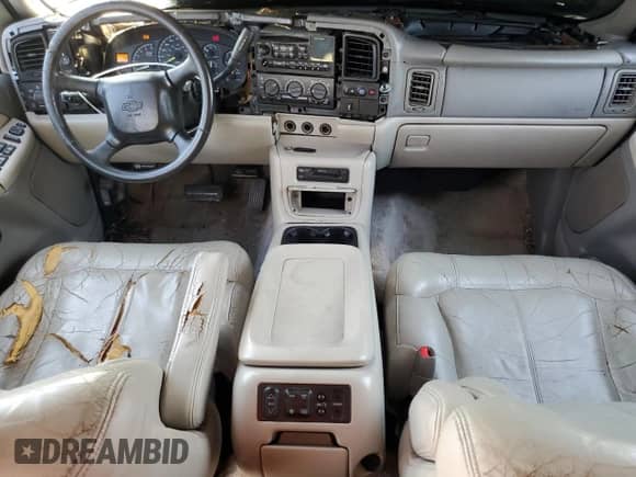 2001 Chevrolet Suburban LT with VIN 3GNGC26U21G119300, listed as a Copart auction lot 68131044 with 147,430 mi miles and Salvage title. Bid and sale history available at DreamBid. Image 8.