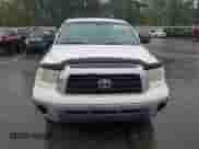 2007 Toyota Tundra SR5 z VIN 5TBET54157S454306, wystawiony jako Copart lot #51086985 z przebiegiem 258 032 mil mil oraz Szkoda całkowita • Salvage title. Historia ofert i sprzedaży dostępna na DreamBid. Obrazek 5.