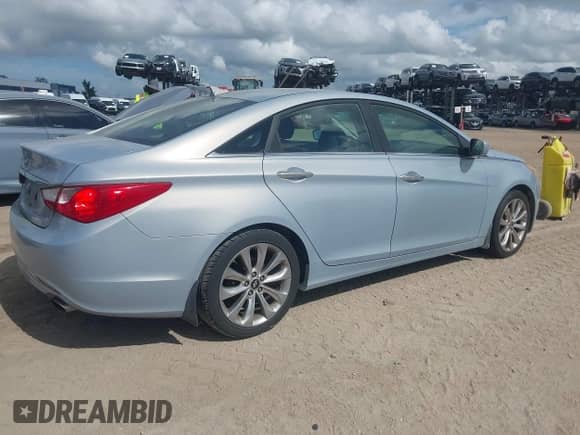 2012 Hyundai Sonata Limited с VIN 5NPEC4AC7CH387134, выставлен на аукционе IAAI как лот 43422594 с пробегом 159 979 миль миль и . История ставок и продаж доступна на DreamBid. Изображение 4.