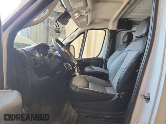 2025 Ram ProMaster Cargo Tradesman с VIN 3C6LRVVGXSE513912, выставлен на аукционе Copart как лот 72015595 с пробегом 21 917 миль миль и Чистый • Clean title. История ставок и продаж доступна на DreamBid. Изображение 7.