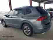 2018 Volkswagen Tiguan S с VIN 3VV1B7AX4JM055103, выставлен на аукционе Copart как лот 82042935 с пробегом 111 715 миль миль и Списание • Salvage title. История ставок и продаж доступна на DreamBid. Изображение 2.