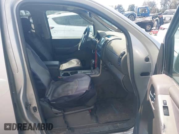 2006 Nissan Pathfinder SE z VIN 5N1AR18U36C614227, wystawiony jako IAAI lot #43273893 z przebiegiem 165 630 mil mil oraz . Historia ofert i sprzedaży dostępna na DreamBid. Obrazek 5.