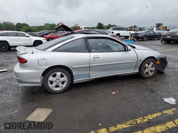 2002 Chevrolet Cavalier LS Sport z VIN 1G1JH12T427158001, wystawiony jako Copart lot #48227675 z przebiegiem 13 857 mil mil oraz Szkoda całkowita • Salvage title. Historia ofert i sprzedaży dostępna na DreamBid. Obrazek 3.
