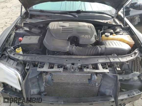 2016 Chrysler 300 C с VIN 2C3CCAEG0GH128409, выставлен на аукционе Copart как лот 86324265 с пробегом 193 403 миль миль и Списание • Salvage title. История ставок и продаж доступна на DreamBid. Изображение 11.