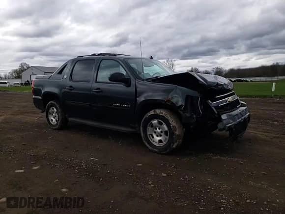 2013 Chevrolet Avalanche LS z VIN 3GNMCEE09DG298846, wystawiony jako Copart lot #53091175 z przebiegiem 346 786 mil mil oraz Szkoda całkowita • Salvage title. Historia ofert i sprzedaży dostępna na DreamBid. Obrazek 11.