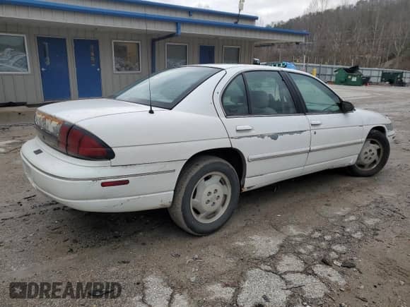 1998 Chevrolet Lumina с VIN 2G1WL52MXW9248343, выставлен на аукционе Copart как лот 44227945 с пробегом 110 382 миль миль и Списание • Salvage title. История ставок и продаж доступна на DreamBid. Изображение 3.