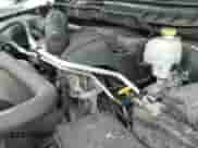 2015 Ram 1500 Express z VIN 1C6RR7KTXFS680314, wystawiony jako IAAI lot #43040717 z przebiegiem 153 999 mil mil oraz . Historia ofert i sprzedaży dostępna na DreamBid. Obrazek 19.