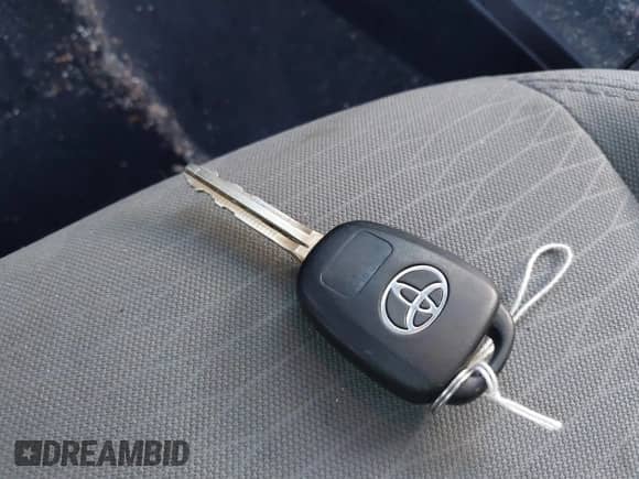 2018 Toyota Tacoma SR with VIN 5TFRX5GN8JX117075, listed as a IAAI auction lot 41723001 with 67,559 mi miles and . Bid and sale history available at DreamBid. Image 11.