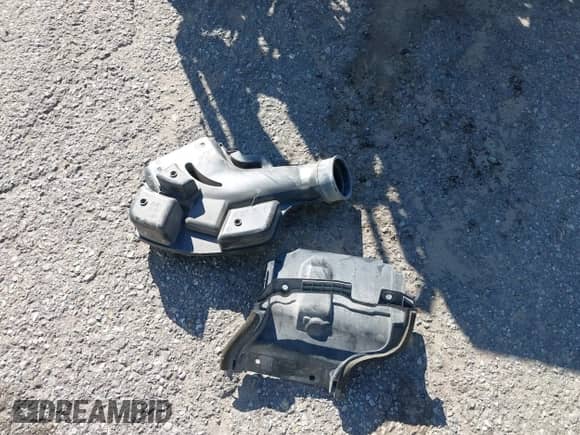 2019 Honda Odyssey EX-L with VIN 5FNRL6H76KB054460, listed as a IAAI auction lot 43404528 with 96,987 mi miles and . Bid and sale history available at DreamBid. Image 12.