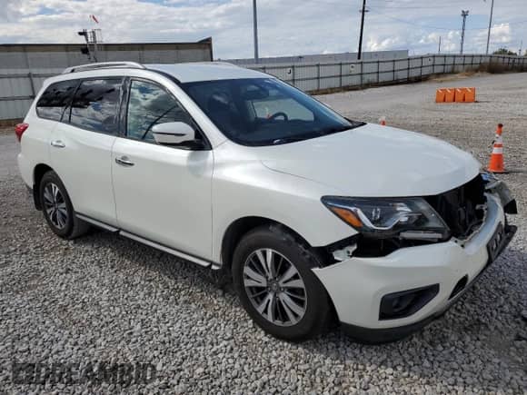 2017 Nissan Pathfinder Platinum with VIN 5N1DR2MM3HC642430, listed as a Copart auction lot 70287215 with 133,061 mi miles and Salvage title. Bid and sale history available at DreamBid. Image 4.