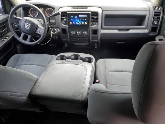 2014 Ram 1500 Tradesman z VIN 1C6RR6FT5ES113155, wystawiony jako Copart lot #56291695 z przebiegiem 154 792 mil mil oraz Szkoda całkowita • Salvage title. Historia ofert i sprzedaży dostępna na DreamBid. Obrazek 8.