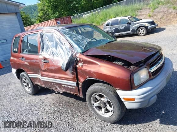 2000 Chevrolet Tracker z VIN 2CNBJ13C3Y6917675, wystawiony jako IAAI lot #42281654 z przebiegiem 153 805 mil mil oraz . Historia ofert i sprzedaży dostępna na DreamBid. Obrazek 6.