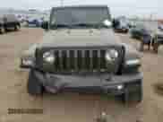2021 Jeep Wrangler Unlimited Sahara Altitude z VIN 1C4HJXEN3MW668178, wystawiony jako Copart lot #53570985 z przebiegiem Nie podano mil oraz Szkoda całkowita • Salvage title. Historia ofert i sprzedaży dostępna na DreamBid. Obrazek 5.