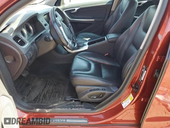 2013 Volvo S60 T6 R-Design Platinum с VIN YV1902FH0D2174865, выставлен на аукционе Copart как лот 65460525 с пробегом 42 798 миль миль и Списание • Salvage title. История ставок и продаж доступна на DreamBid. Изображение 7.