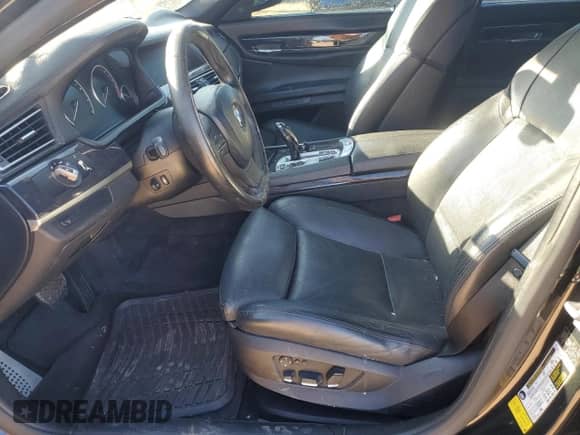 2010 BMW 7 Series 750Li с VIN WBAKB8C55ACY63396, выставлен на аукционе Copart как лот 82695695 с пробегом Не указан миль и Списание • Salvage title. История ставок и продаж доступна на DreamBid. Изображение 7.