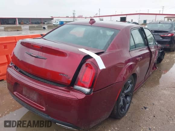 2023 Chrysler 300 S с VIN 2C3CCABG7PH624327, выставлен на аукционе IAAI как лот 42720805 с пробегом 50 797 миль миль и . История ставок и продаж доступна на DreamBid. Изображение 4.