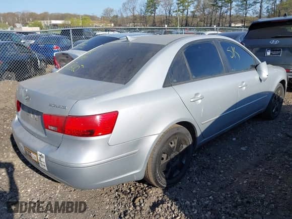 2010 Hyundai Sonata GLS z VIN 5NPET4AC8AH578641, wystawiony jako IAAI lot #42121165 z przebiegiem 217 839 mil mil oraz . Historia ofert i sprzedaży dostępna na DreamBid. Obrazek 4.
