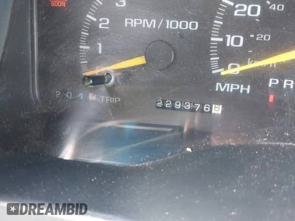 1998 Chevrolet Silverado 2500 с VIN 1GCGK29RXWE183330, выставлен на аукционе IAAI как лот 41938680 с пробегом 229 376 миль миль и . История ставок и продаж доступна на DreamBid. Изображение 15.