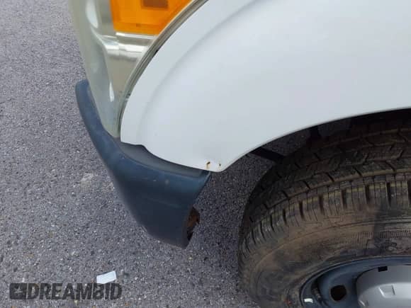 2013 Ford F-250 XL z VIN 1FT7X2A62DEA09882, wystawiony jako IAAI lot #41759945 z przebiegiem 56 894 mil mil oraz . Historia ofert i sprzedaży dostępna na DreamBid. Obrazek 19.