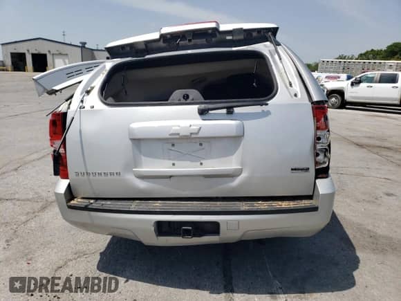 2010 Chevrolet Suburban LS с VIN 1GNUCHE02AR266754, выставлен на аукционе Copart как лот 56241955 с пробегом Не указан миль и Списание • Salvage title. История ставок и продаж доступна на DreamBid. Изображение 6.