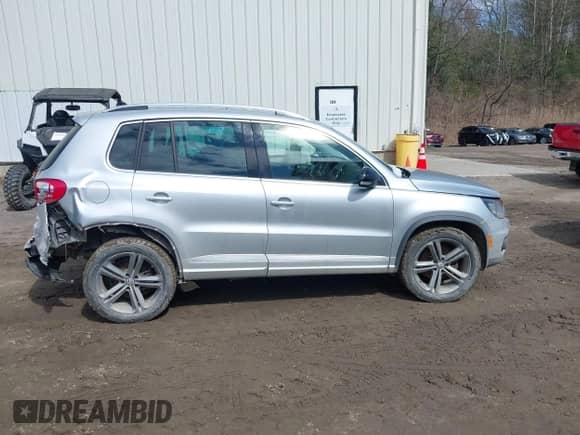 2017 Volkswagen Tiguan Sport с VIN WVGUV7AX4HK017127, выставлен на аукционе IAAI как лот 41976906 с пробегом 112 378 миль миль и . История ставок и продаж доступна на DreamBid. Изображение 13.