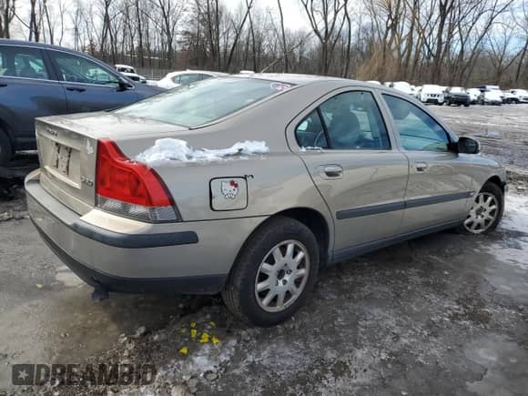 2001 Volvo S60 с VIN YV1RS61R812081198, выставлен на аукционе Copart как лот 42083995 с пробегом 96 753 миль миль и Списание • Salvage title. История ставок и продаж доступна на DreamBid. Изображение 3.