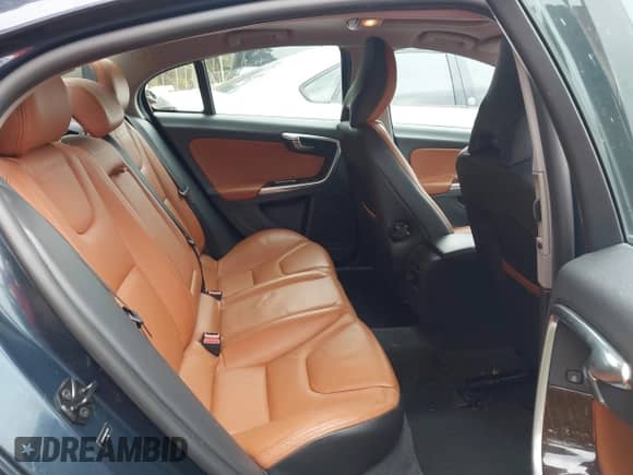 2013 Volvo S60 T6 R-Design Platinum с VIN YV1902FH8D1216575, выставлен на аукционе IAAI как лот 43233003 с пробегом 52 221 миль миль и . История ставок и продаж доступна на DreamBid. Изображение 8.