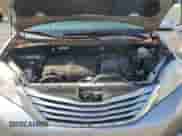 2017 Toyota Sienna LE Auto Access Seat z VIN 5TDKZ3DC1HS898153, wystawiony jako Copart lot #80461285 z przebiegiem 135 733 mil mil oraz Szkoda całkowita • Salvage title. Historia ofert i sprzedaży dostępna na DreamBid. Obrazek 12.