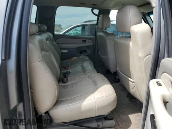2000 Chevrolet Suburban LT z VIN 3GNFK16T0YG201987, wystawiony jako Copart lot #52521885 z przebiegiem 282 794 mil mil oraz Szkoda całkowita • Salvage title. Historia ofert i sprzedaży dostępna na DreamBid. Obrazek 11.