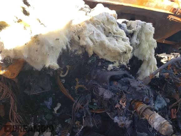 2004 Chevrolet Blazer LS z VIN 1GNDT13X24K141323, wystawiony jako Copart lot #56503905 z przebiegiem Nie podano mil oraz Nie do naprawy • Non repairable. Historia ofert i sprzedaży dostępna na DreamBid. Obrazek 9.