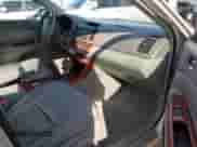 2005 Toyota Camry STD z VIN 4T1BE32K95U600201, wystawiony jako IAAI lot #42746691 z przebiegiem 224 978 mil mil oraz . Historia ofert i sprzedaży dostępna na DreamBid. Obrazek 5.